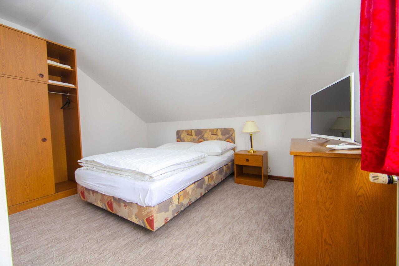 Hard Rock Rooms For Two 리브노 외부 사진